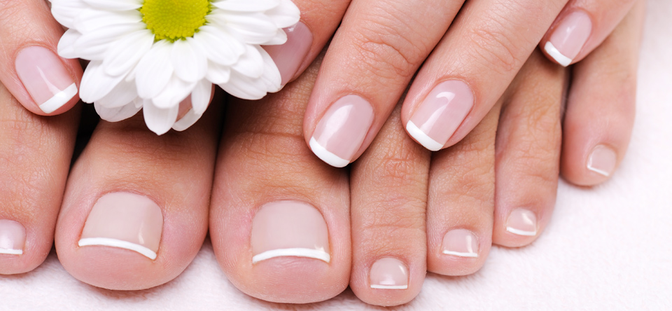 8 steps to a professional style manicure | The Cosmedic Coach